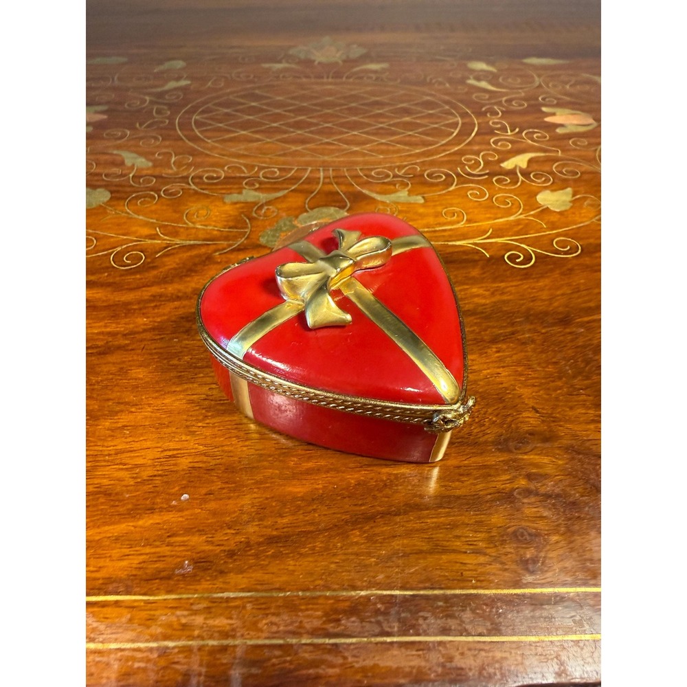 Vintage Rochard Limoges Heart Chocolate Box • Hand Painted Porcelain Trinket Box - Picture 3 of 17